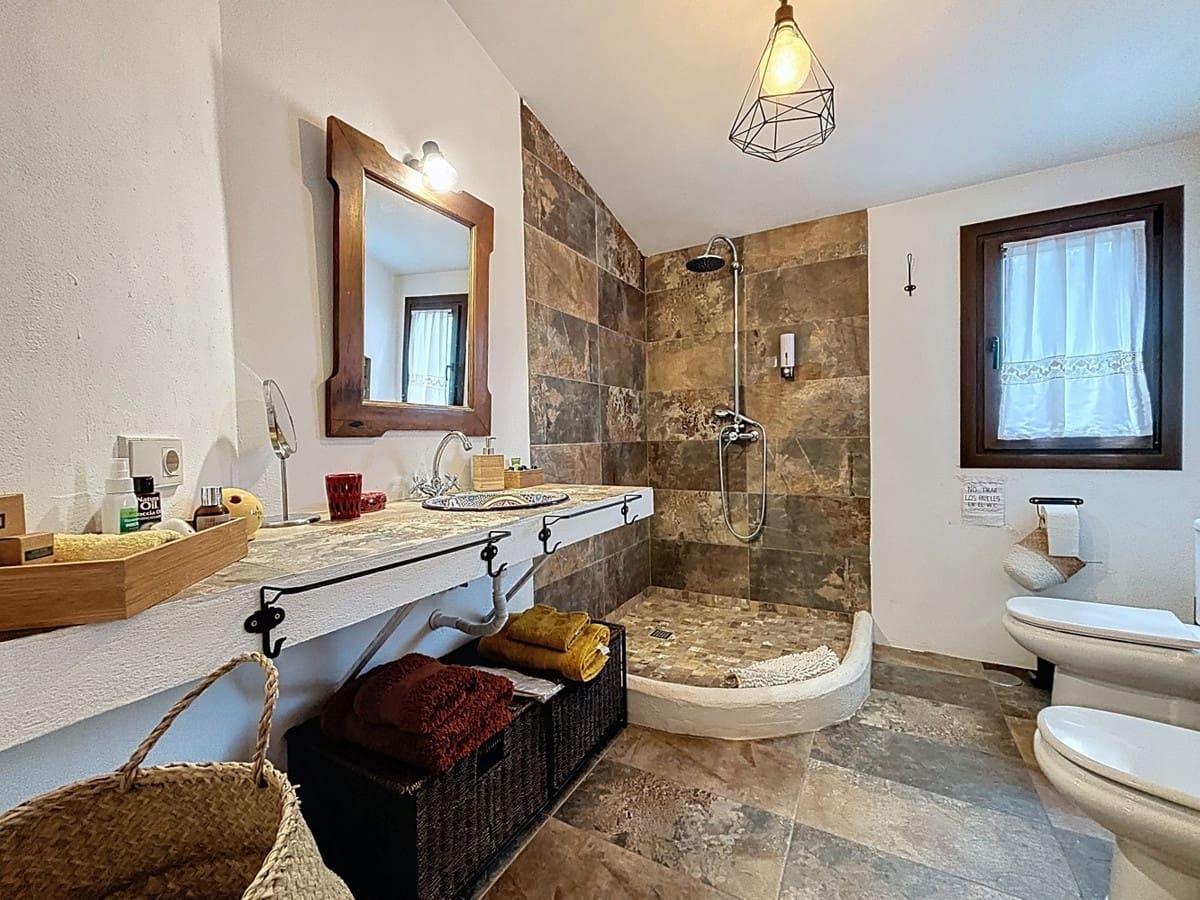 6 Zimmer Villa zu verkaufen in Comares mit Pool Garage - 300.000 € (Ref: 10128686)