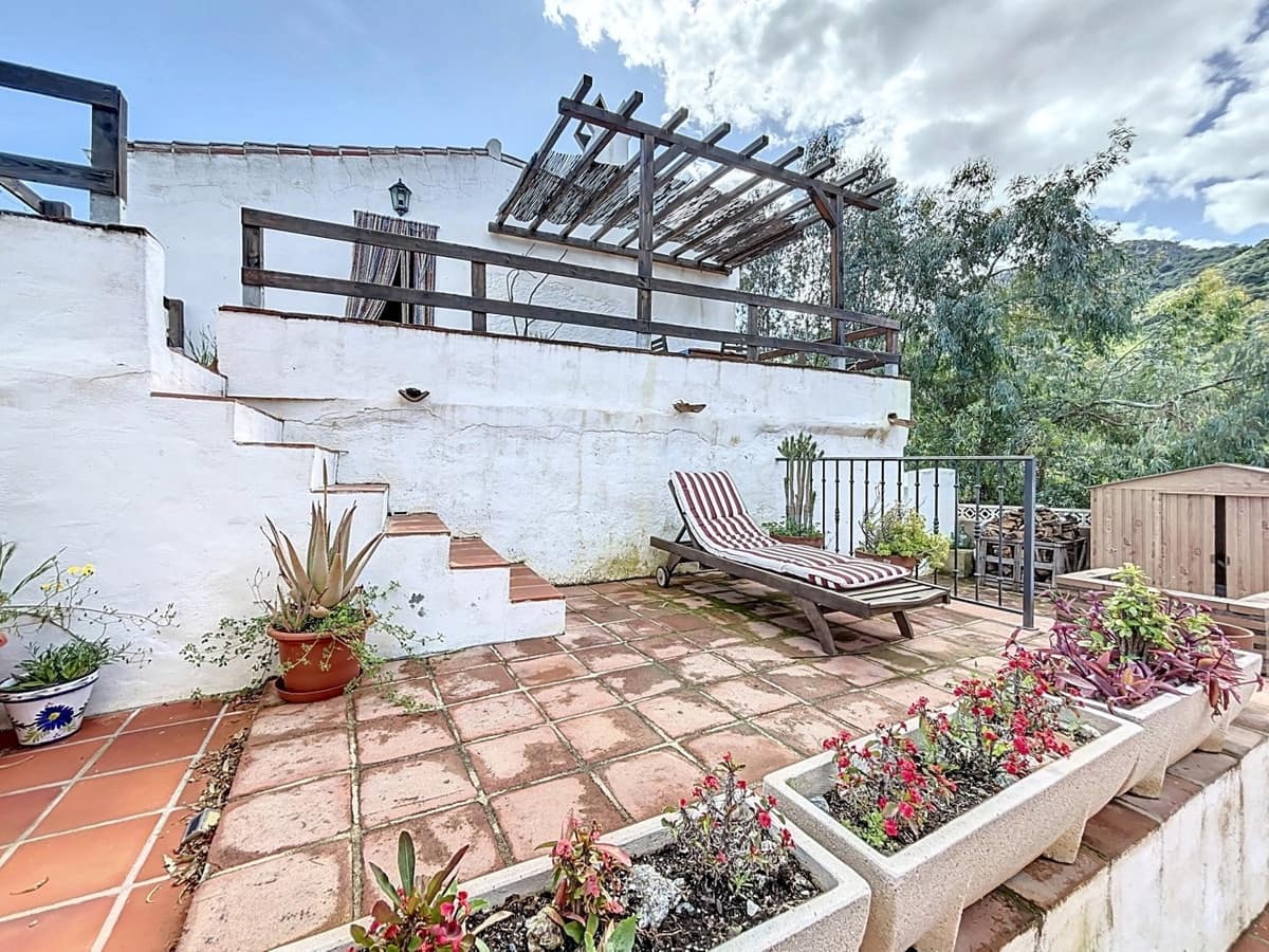 6 Zimmer Villa zu verkaufen in Comares mit Pool Garage - 300.000 € (Ref: 10128686)