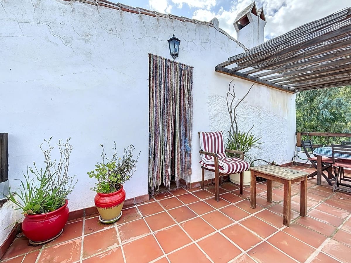 6 Zimmer Villa zu verkaufen in Comares mit Pool Garage - 300.000 € (Ref: 10128686)
