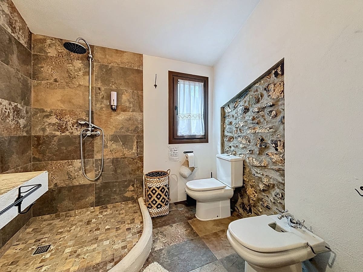 6 Zimmer Villa zu verkaufen in Comares mit Pool Garage - 300.000 € (Ref: 10128686)