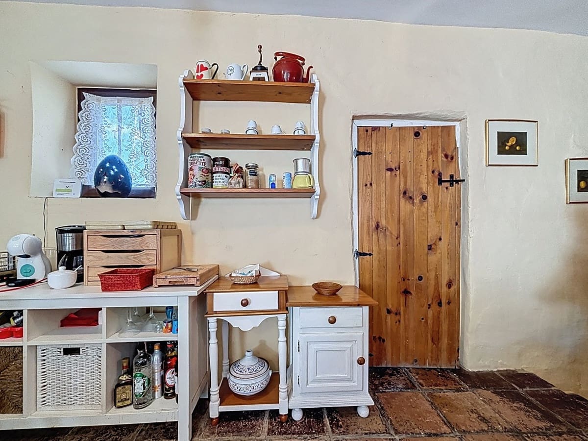 6 Zimmer Villa zu verkaufen in Comares mit Pool Garage - 300.000 € (Ref: 10128686)