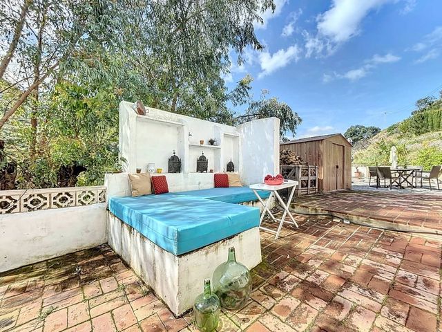 6 Zimmer Villa zu verkaufen in Comares mit Pool Garage - 300.000 € (Ref: 10128686)
