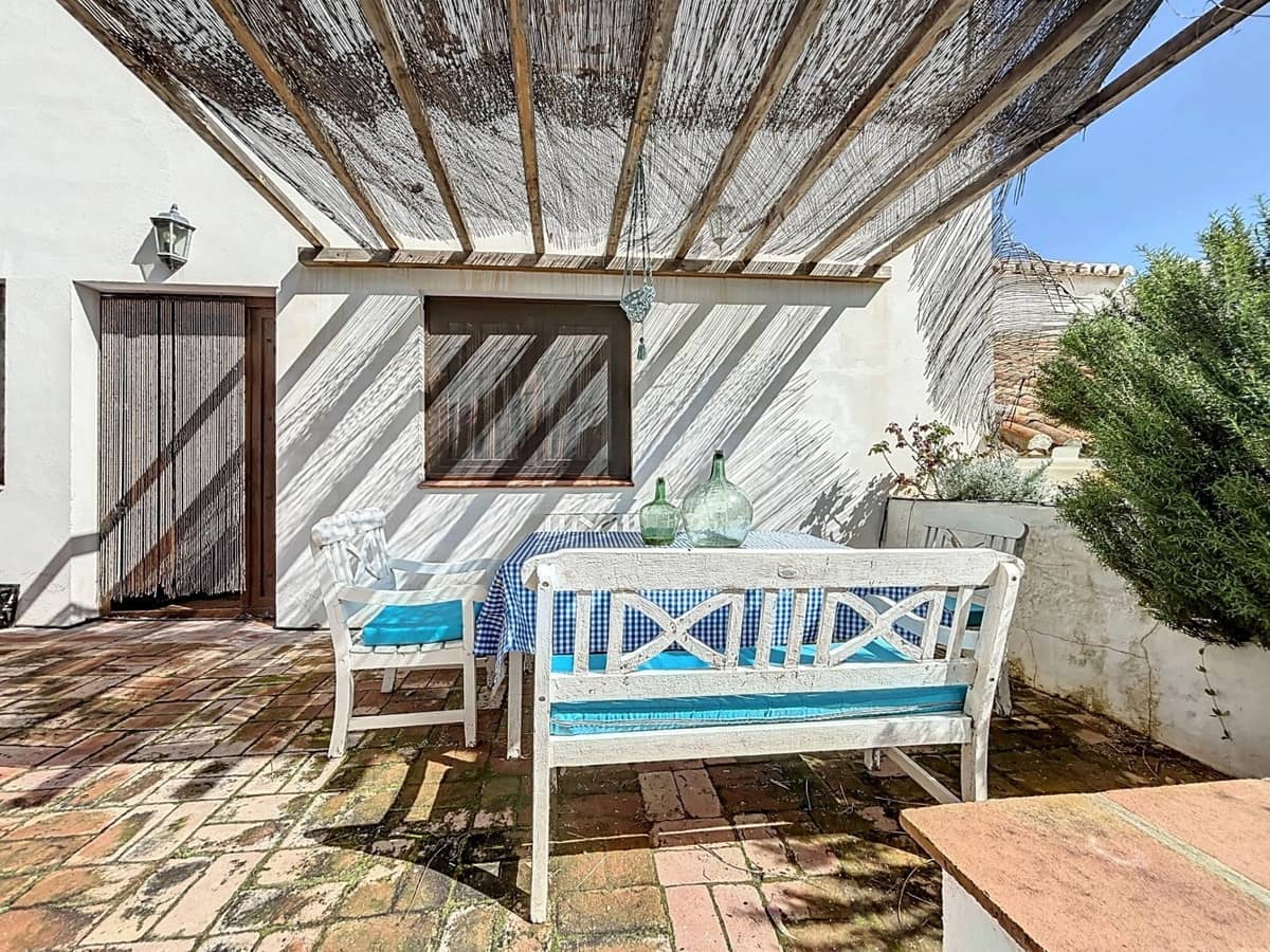 6 Zimmer Villa zu verkaufen in Comares mit Pool Garage - 300.000 € (Ref: 10128686)