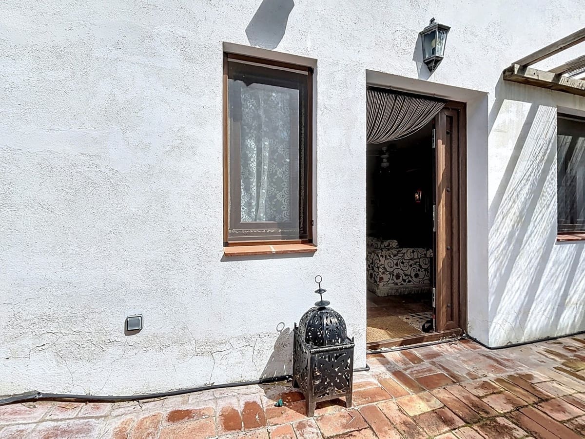 6 Zimmer Villa zu verkaufen in Comares mit Pool Garage - 300.000 € (Ref: 10128686)