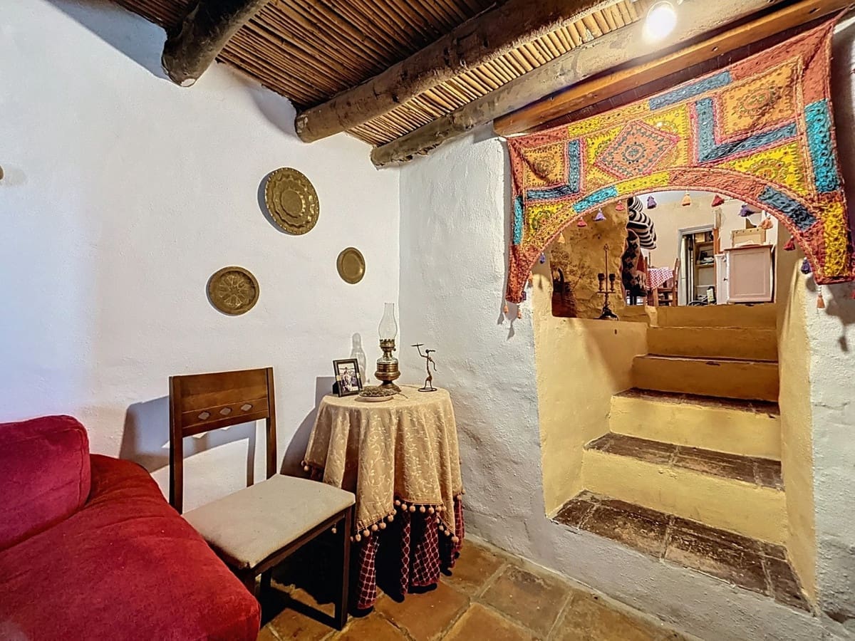 6 Zimmer Villa zu verkaufen in Comares mit Pool Garage - 300.000 € (Ref: 10128686)