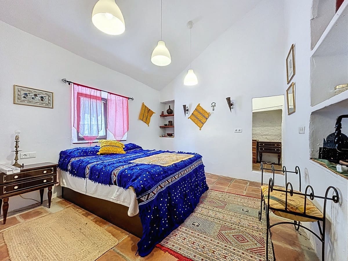 6 Zimmer Villa zu verkaufen in Comares mit Pool Garage - 300.000 € (Ref: 10128686)