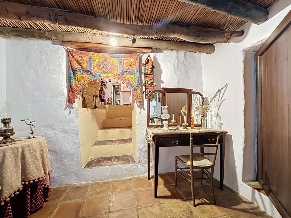 6 Zimmer Villa zu verkaufen in Comares mit Pool Garage - 300.000 € (Ref: 10128686)