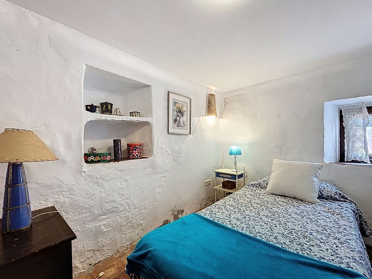 6 Zimmer Villa zu verkaufen in Comares mit Pool Garage - 300.000 € (Ref: 10128686)