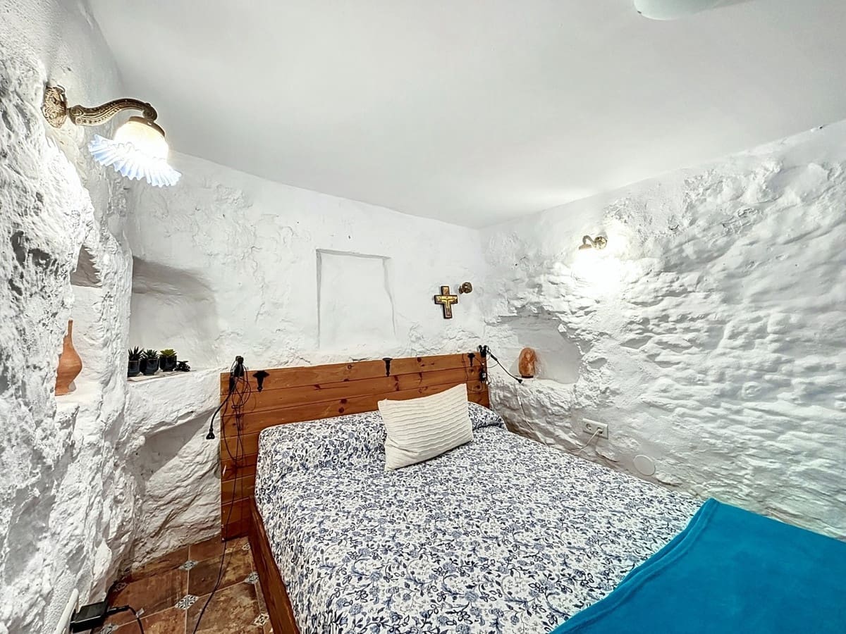 6 Zimmer Villa zu verkaufen in Comares mit Pool Garage - 300.000 € (Ref: 10128686)