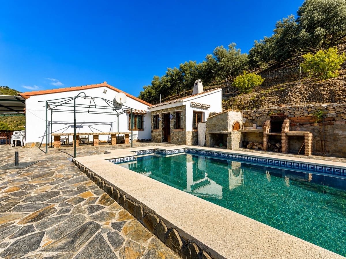 3 soveværelse Villa til salg i Competa med swimmingpool garage - € 415.000 (Ref: 10128688)