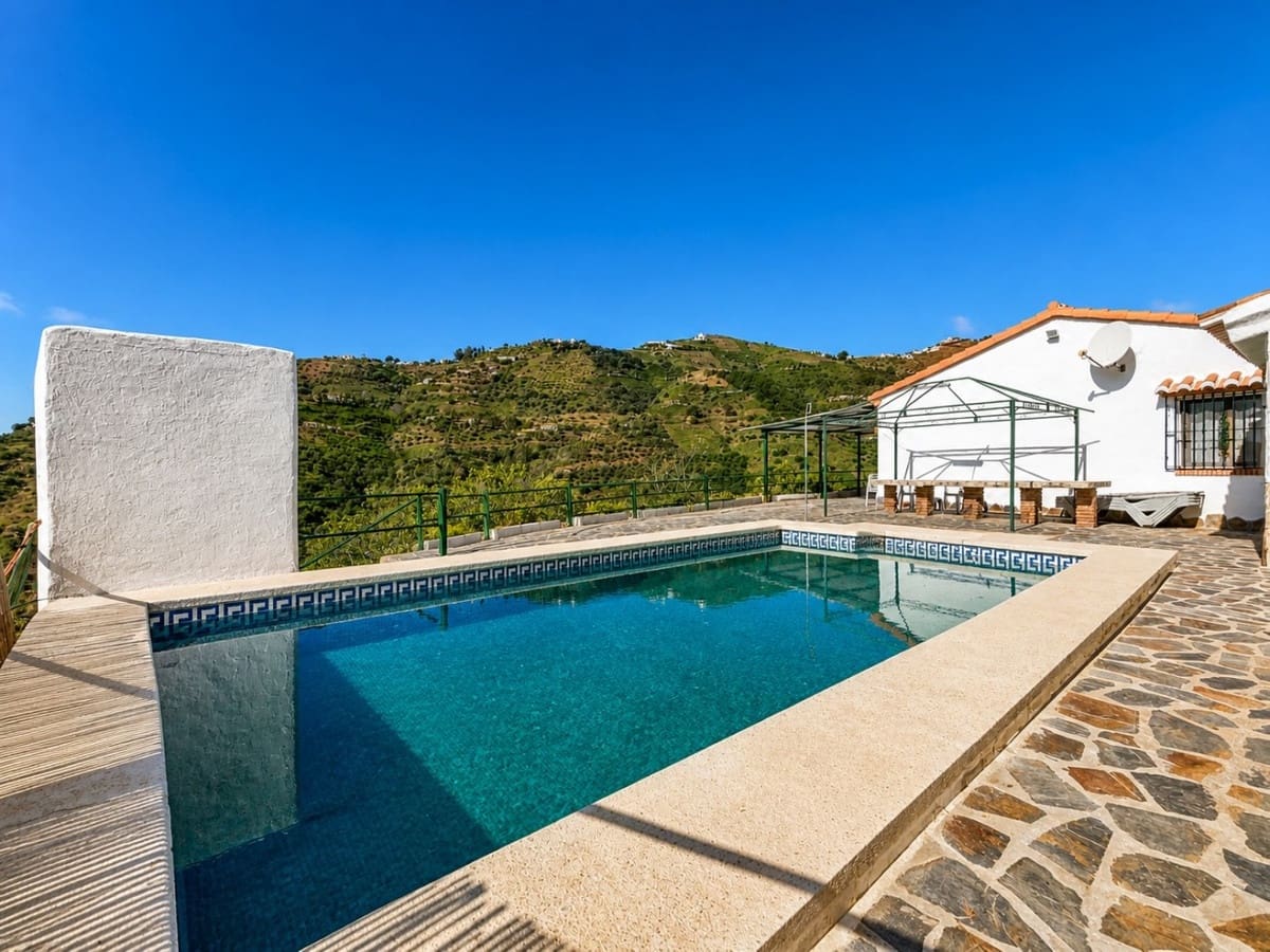 3 soveværelse Villa til salg i Competa med swimmingpool garage - € 415.000 (Ref: 10128688)