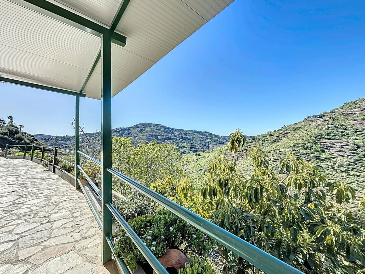 3 soveværelse Villa til salg i Competa med swimmingpool garage - € 415.000 (Ref: 10128688)