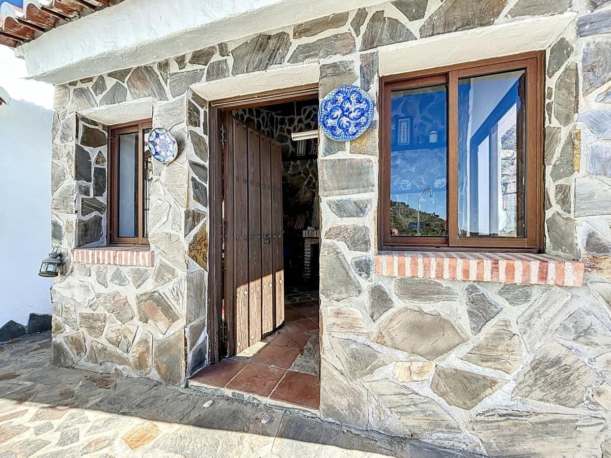 3 soveværelse Villa til salg i Competa med swimmingpool garage - € 415.000 (Ref: 10128688)