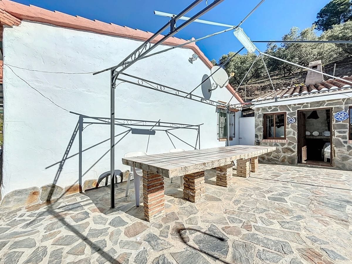 3 soveværelse Villa til salg i Competa med swimmingpool garage - € 415.000 (Ref: 10128688)
