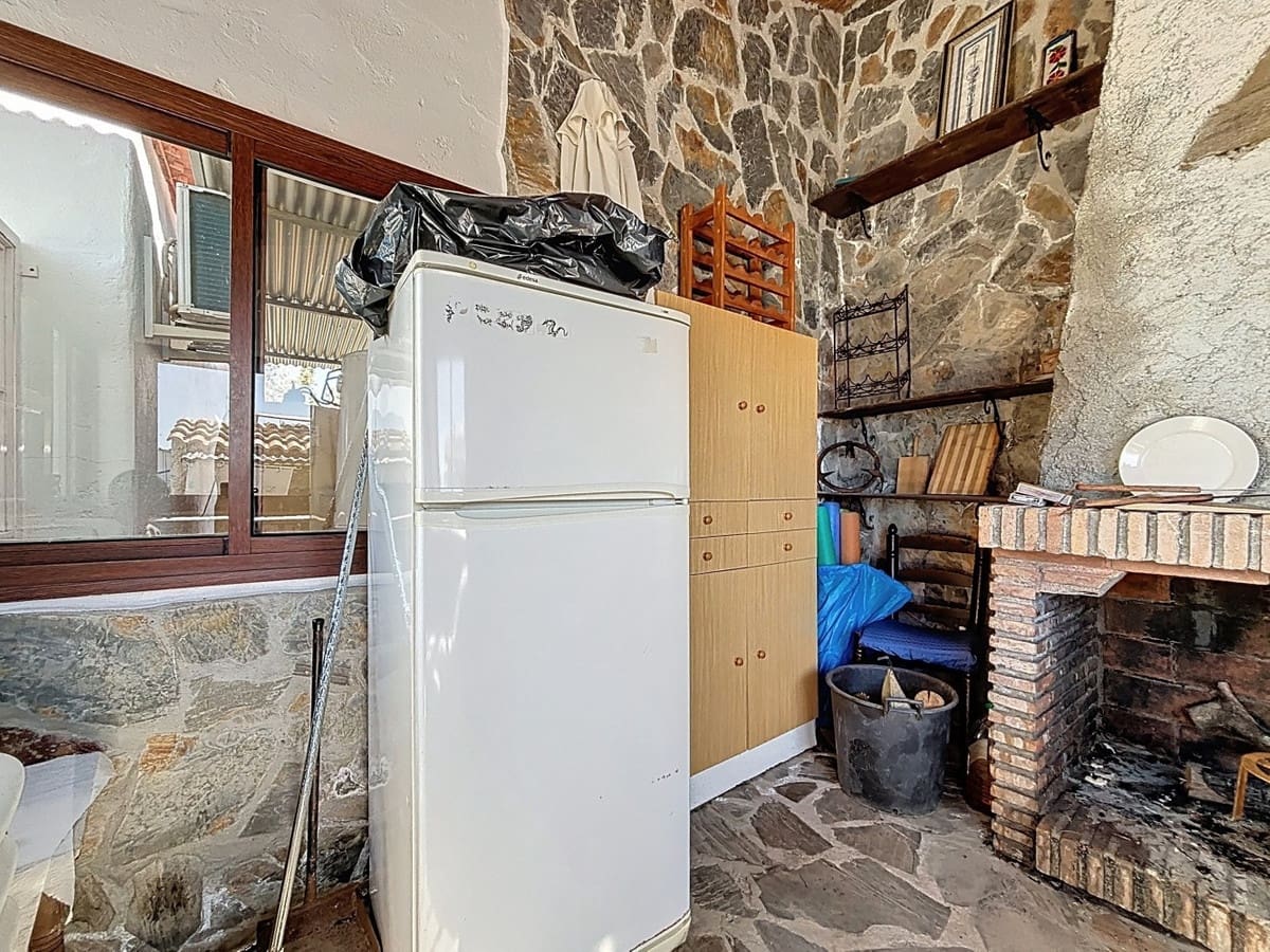 3 soveværelse Villa til salg i Competa med swimmingpool garage - € 415.000 (Ref: 10128688)