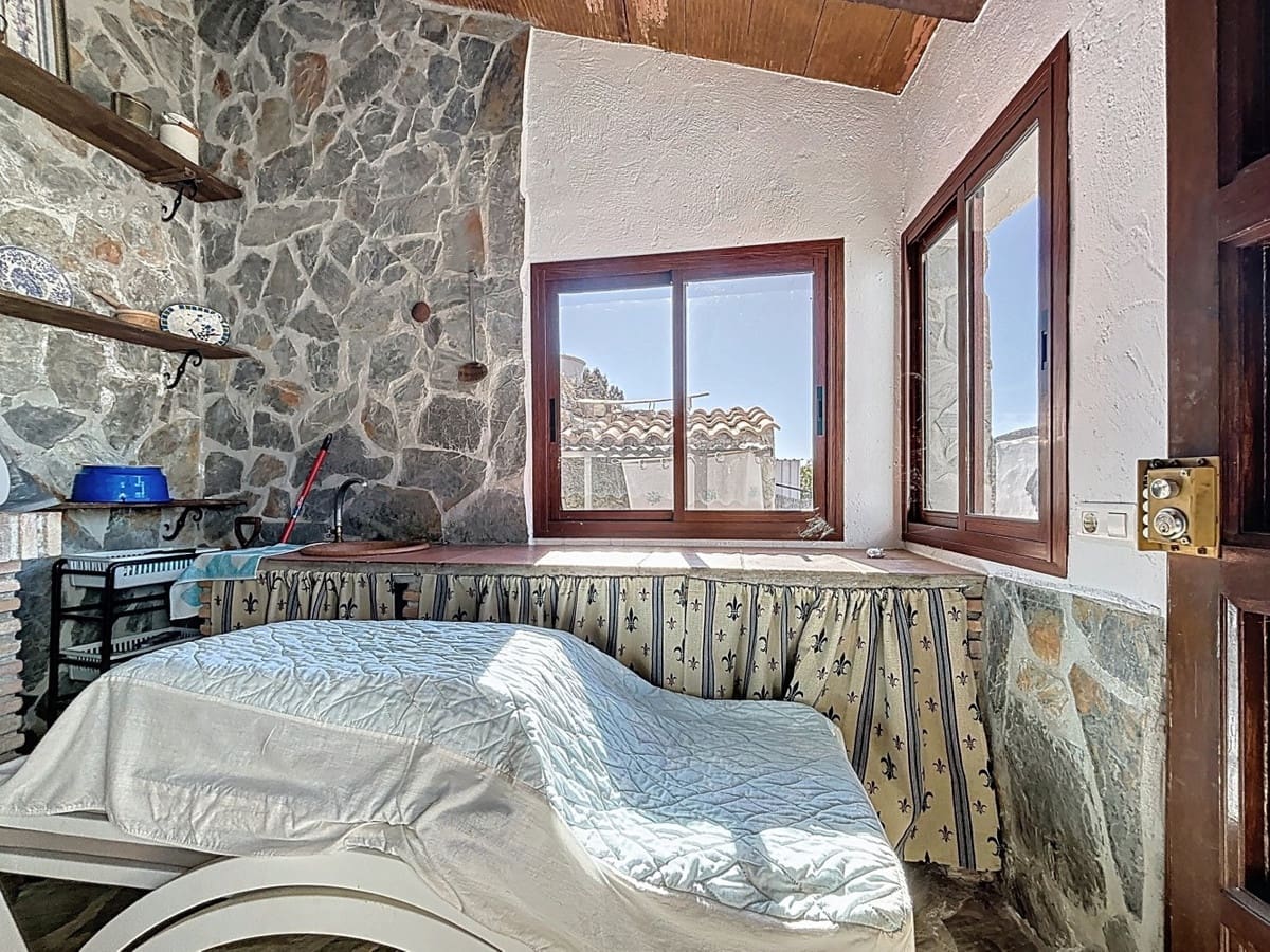 3 soveværelse Villa til salg i Competa med swimmingpool garage - € 415.000 (Ref: 10128688)