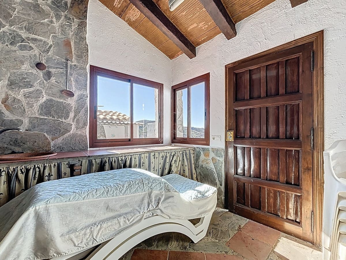3 soveværelse Villa til salg i Competa med swimmingpool garage - € 415.000 (Ref: 10128688)