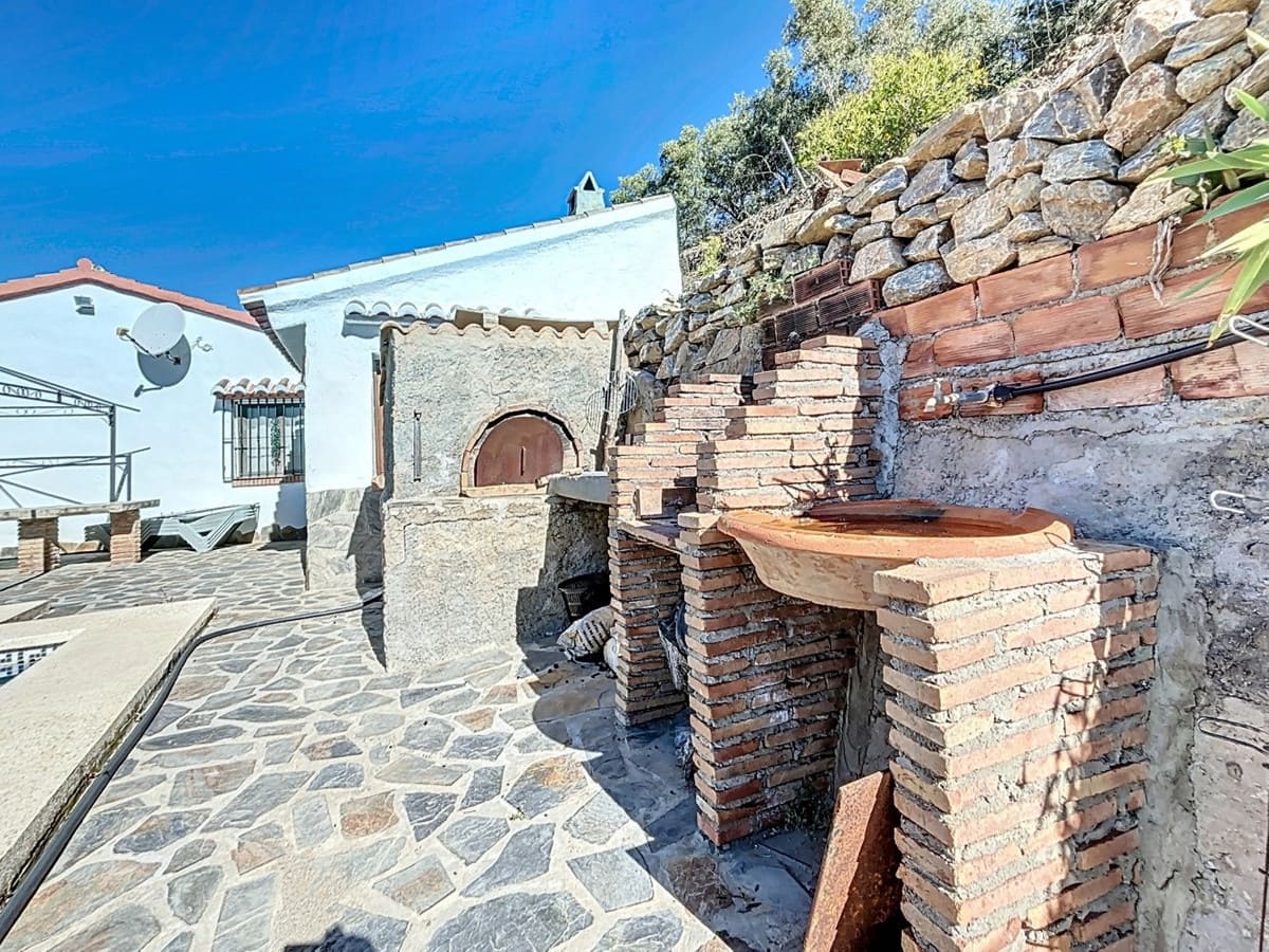 3 soveværelse Villa til salg i Competa med swimmingpool garage - € 415.000 (Ref: 10128688)