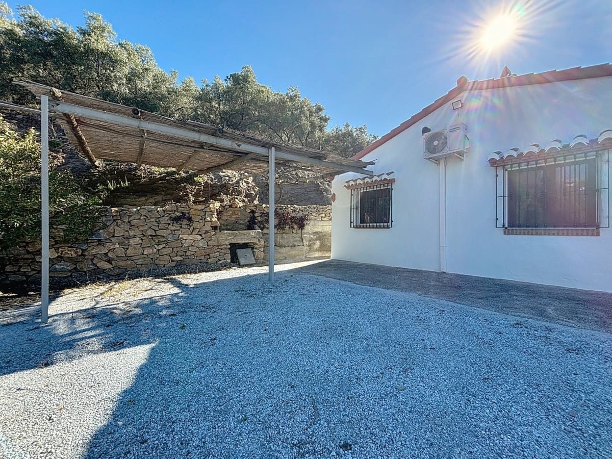 3 soveværelse Villa til salg i Competa med swimmingpool garage - € 415.000 (Ref: 10128688)