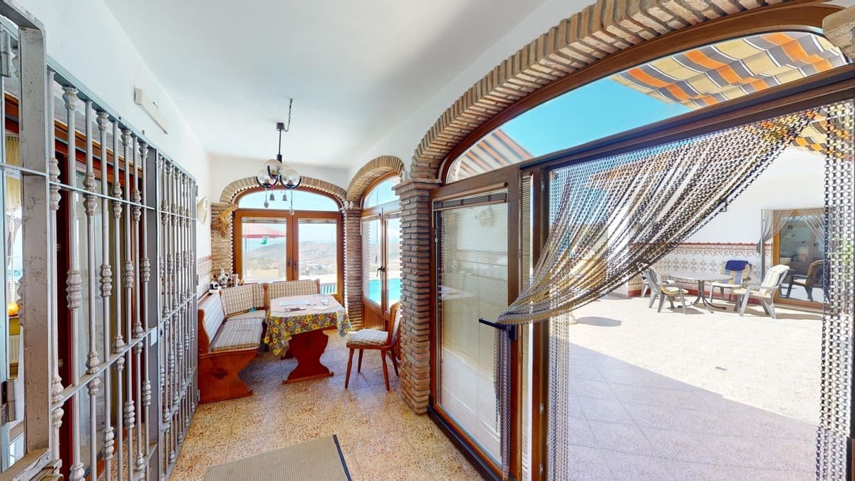 7 Zimmer Villa zu verkaufen in Iznate mit Pool Garage - 1.352.000 € (Ref: 10128691)