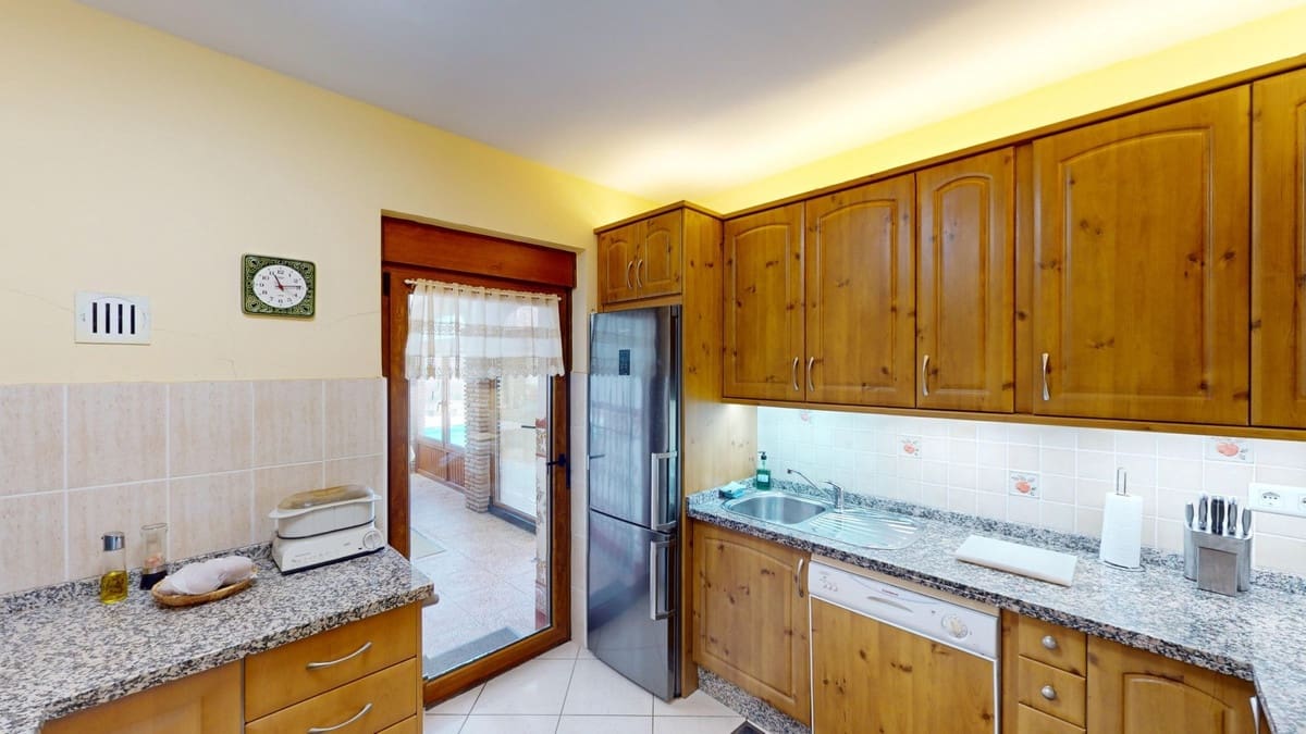 7 Zimmer Villa zu verkaufen in Iznate mit Pool Garage - 1.352.000 € (Ref: 10128691)