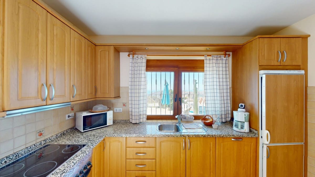 7 Zimmer Villa zu verkaufen in Iznate mit Pool Garage - 1.352.000 € (Ref: 10128691)