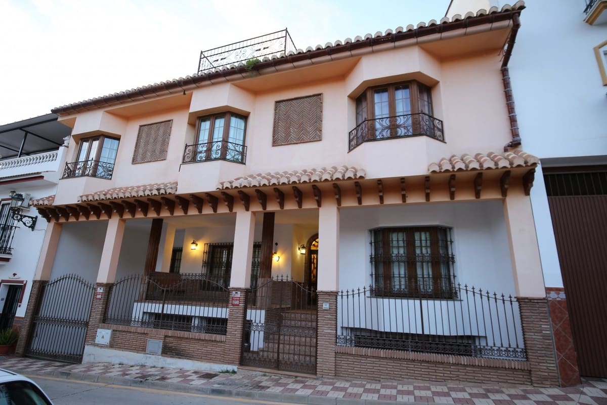 6 Zimmer Villa zu verkaufen in Benamargosa mit Garage - 429.900 € (Ref: 10128693)