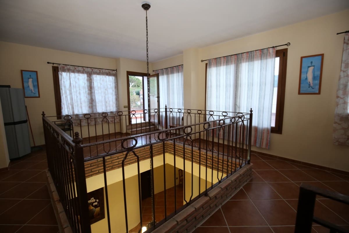 6 Zimmer Villa zu verkaufen in Benamargosa mit Garage - 429.900 € (Ref: 10128693)