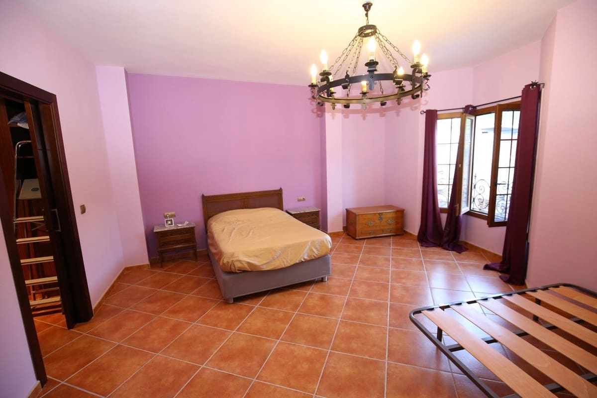 6 Zimmer Villa zu verkaufen in Benamargosa mit Garage - 429.900 € (Ref: 10128693)