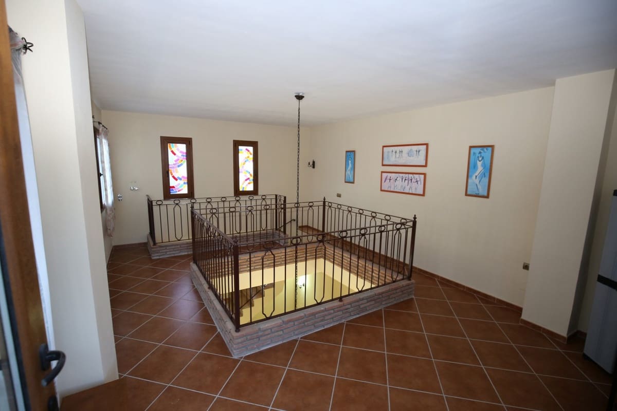 6 Zimmer Villa zu verkaufen in Benamargosa mit Garage - 429.900 € (Ref: 10128693)