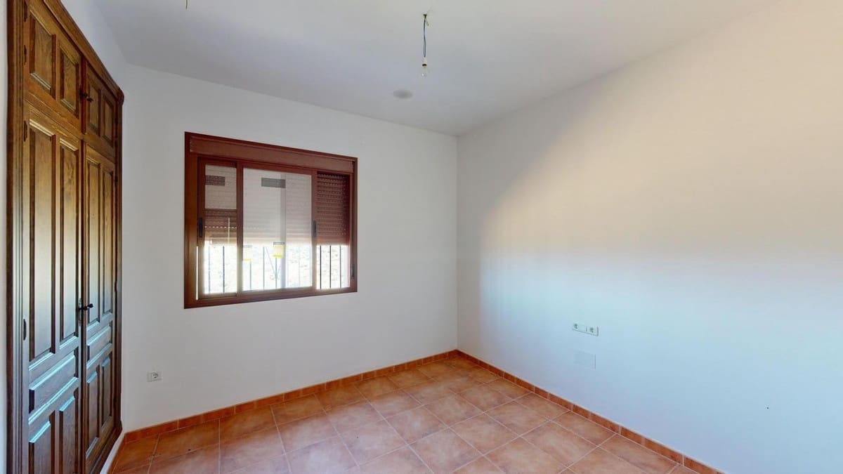 4 sovrum Villa till salu i Colmenar med garage - 299 999 € (Ref: 10128694)