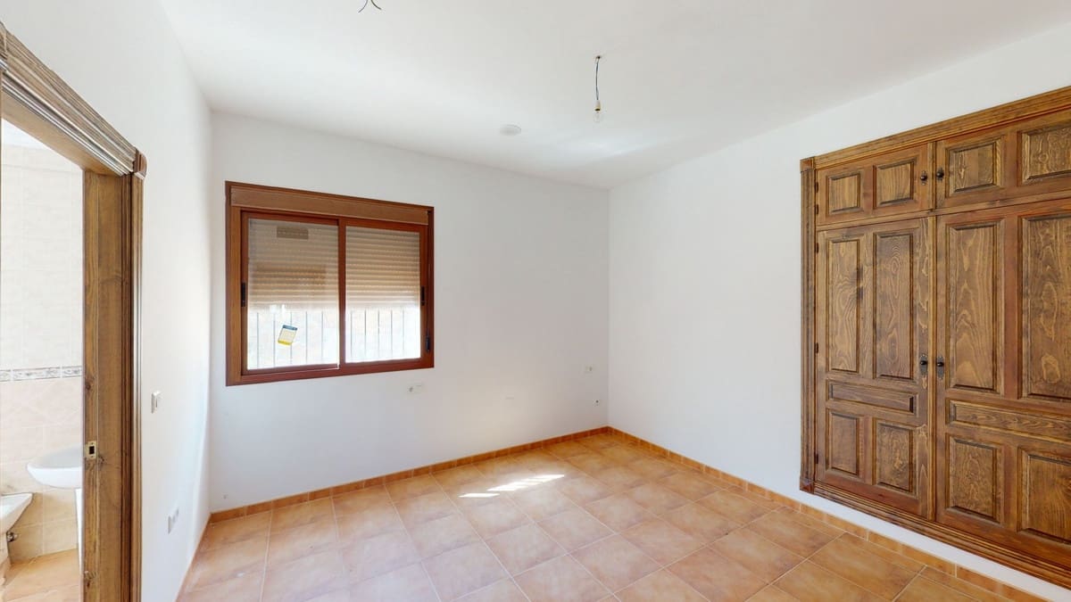 4 sovrum Villa till salu i Colmenar med garage - 299 999 € (Ref: 10128694)