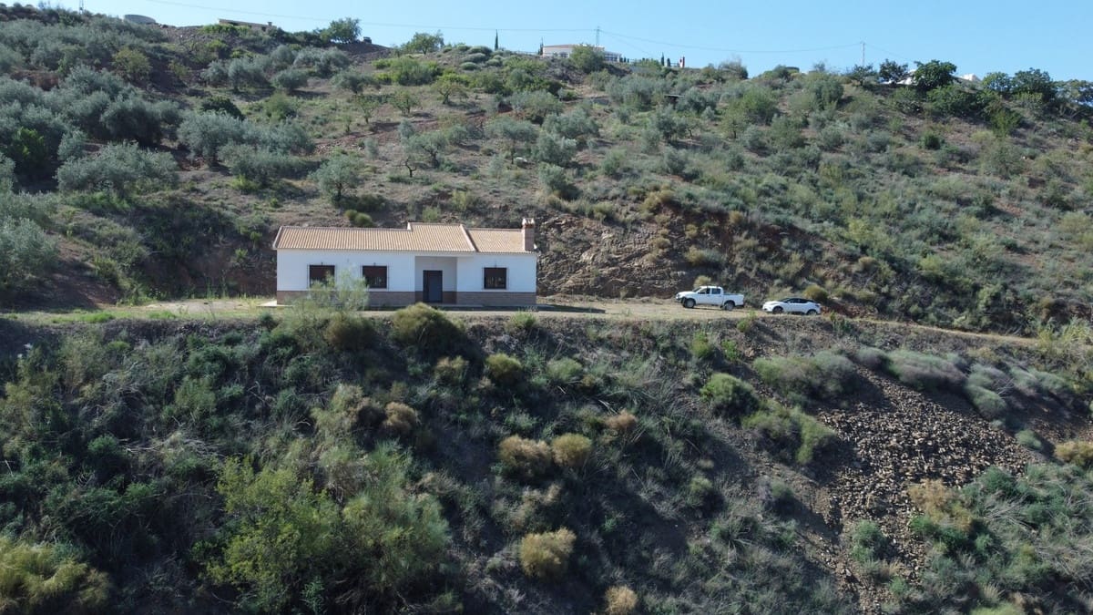 4 sovrum Villa till salu i Colmenar med garage - 299 999 € (Ref: 10128694)
