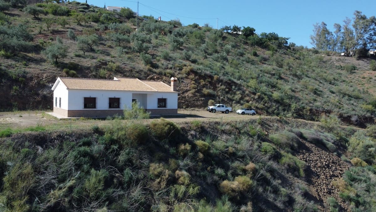 4 sovrum Villa till salu i Colmenar med garage - 299 999 € (Ref: 10128694)