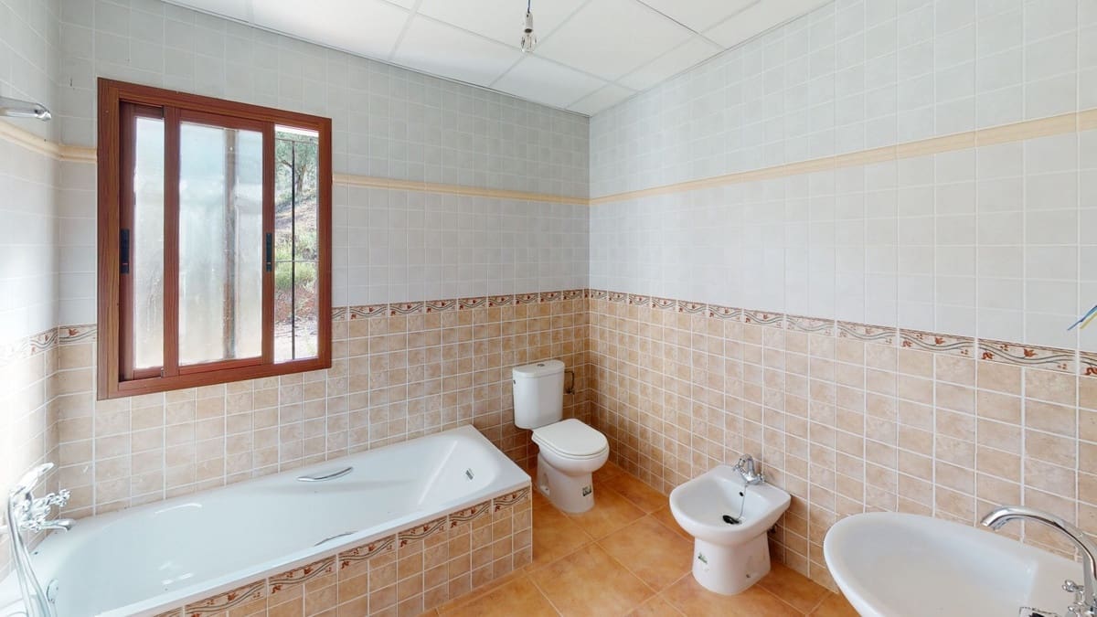 4 sovrum Villa till salu i Colmenar med garage - 299 999 € (Ref: 10128694)