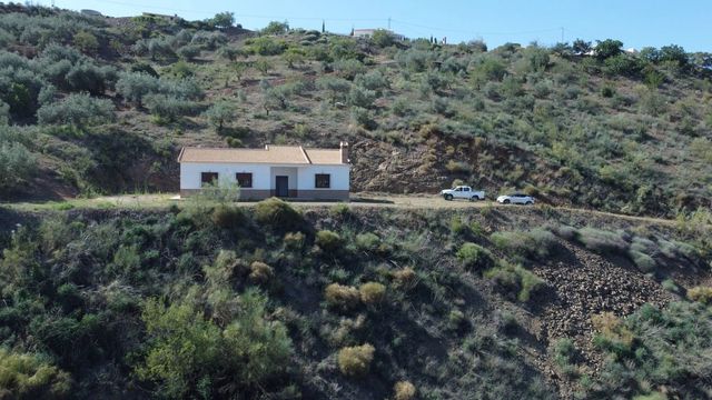 4 sovrum Villa till salu i Colmenar med garage - 299 999 € (Ref: 10128694)