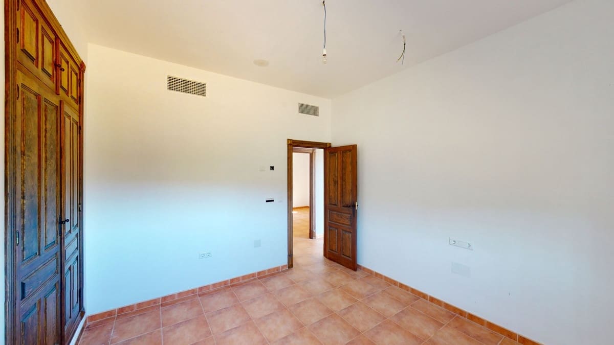 4 sovrum Villa till salu i Colmenar med garage - 299 999 € (Ref: 10128694)