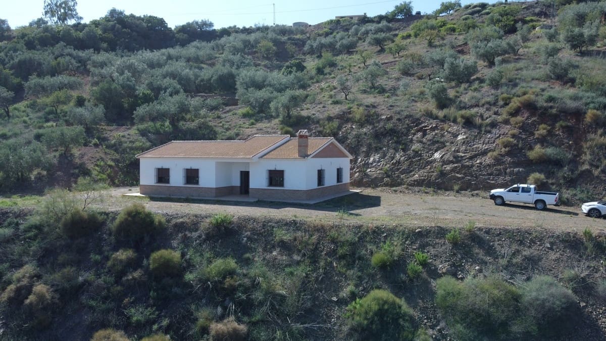 4 sovrum Villa till salu i Colmenar med garage - 299 999 € (Ref: 10128694)