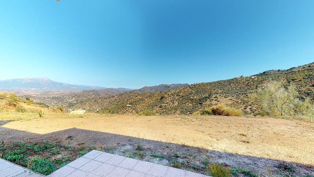 4 sovrum Villa till salu i Colmenar med garage - 299 999 € (Ref: 10128694)