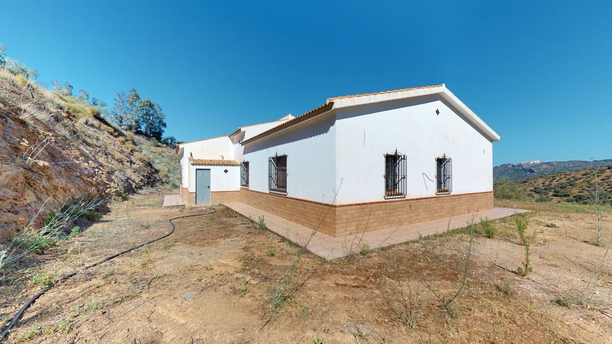 4 sovrum Villa till salu i Colmenar med garage - 299 999 € (Ref: 10128694)