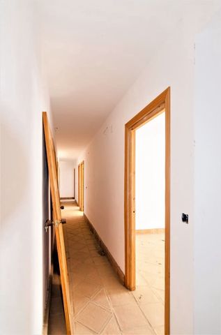 12 bedroom Villa for sale in Viñuela with garage - € 580,000 (Ref: 10128696)
