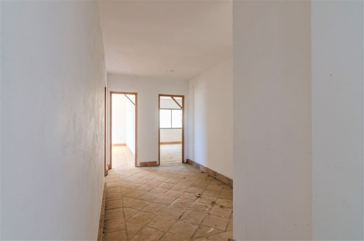 12 bedroom Villa for sale in Vinuela with garage - € 580,000 (Ref: 10128696)