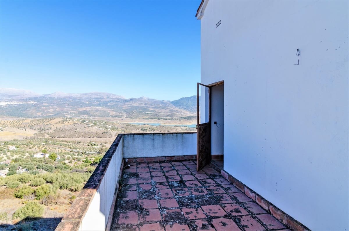 12 bedroom Villa for sale in Vinuela with garage - € 580,000 (Ref: 10128696)