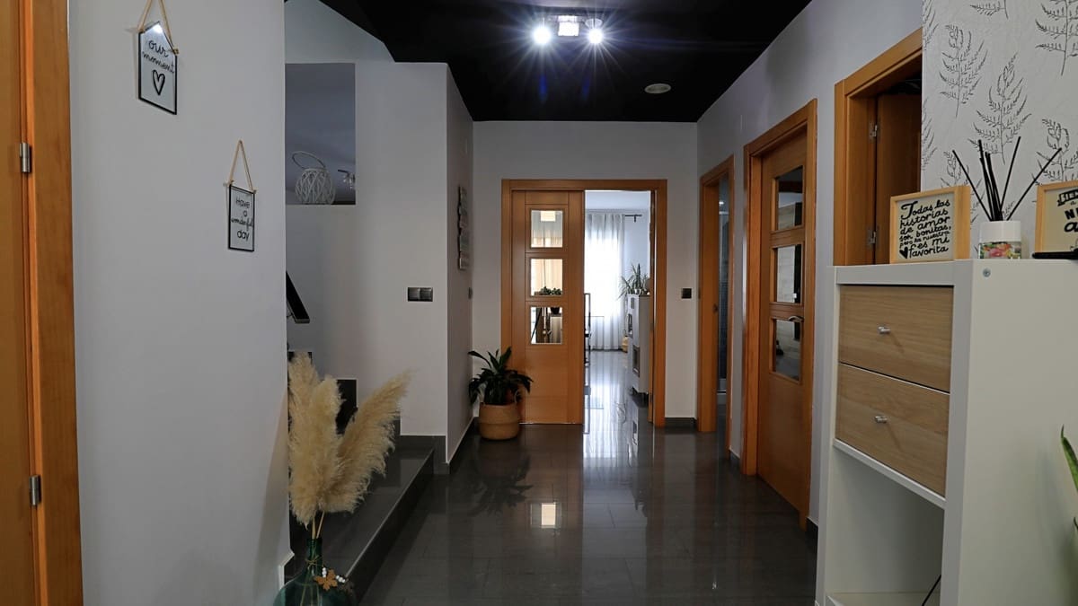 4 soverom Villa til salgs i Alfarnate med garasje - € 300 000 (Ref: 10128697)