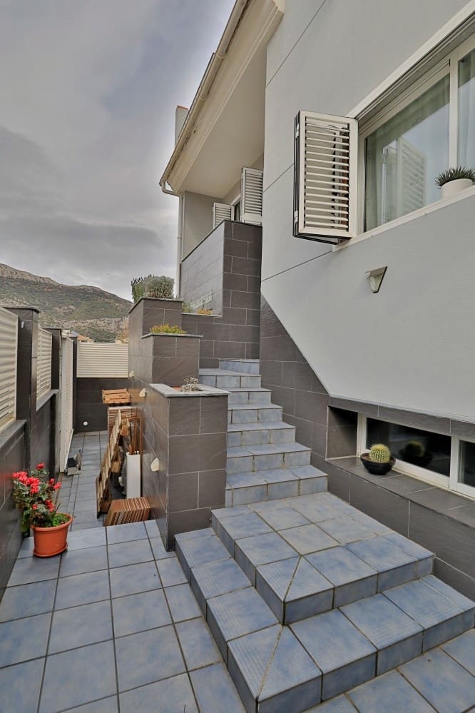 4 soverom Villa til salgs i Alfarnate med garasje - € 300 000 (Ref: 10128697)