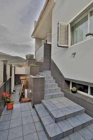 4 Zimmer Villa zu verkaufen in Alfarnate mit Garage - 300.000 € (Ref: 10128697)