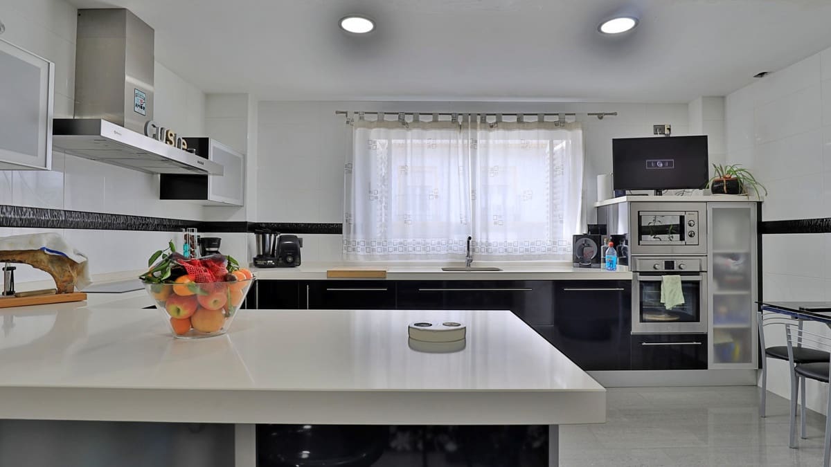 4 soverom Villa til salgs i Alfarnate med garasje - € 300 000 (Ref: 10128697)