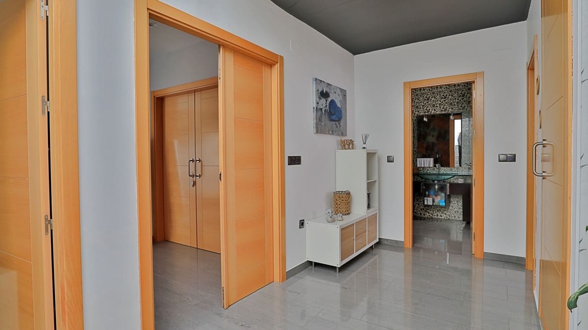 4 soverom Villa til salgs i Alfarnate med garasje - € 300 000 (Ref: 10128697)