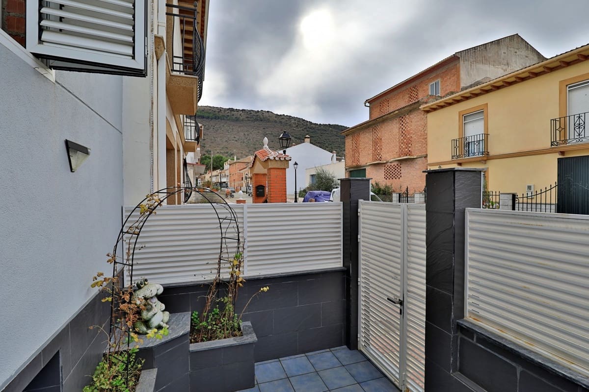 4 soverom Villa til salgs i Alfarnate med garasje - € 300 000 (Ref: 10128697)