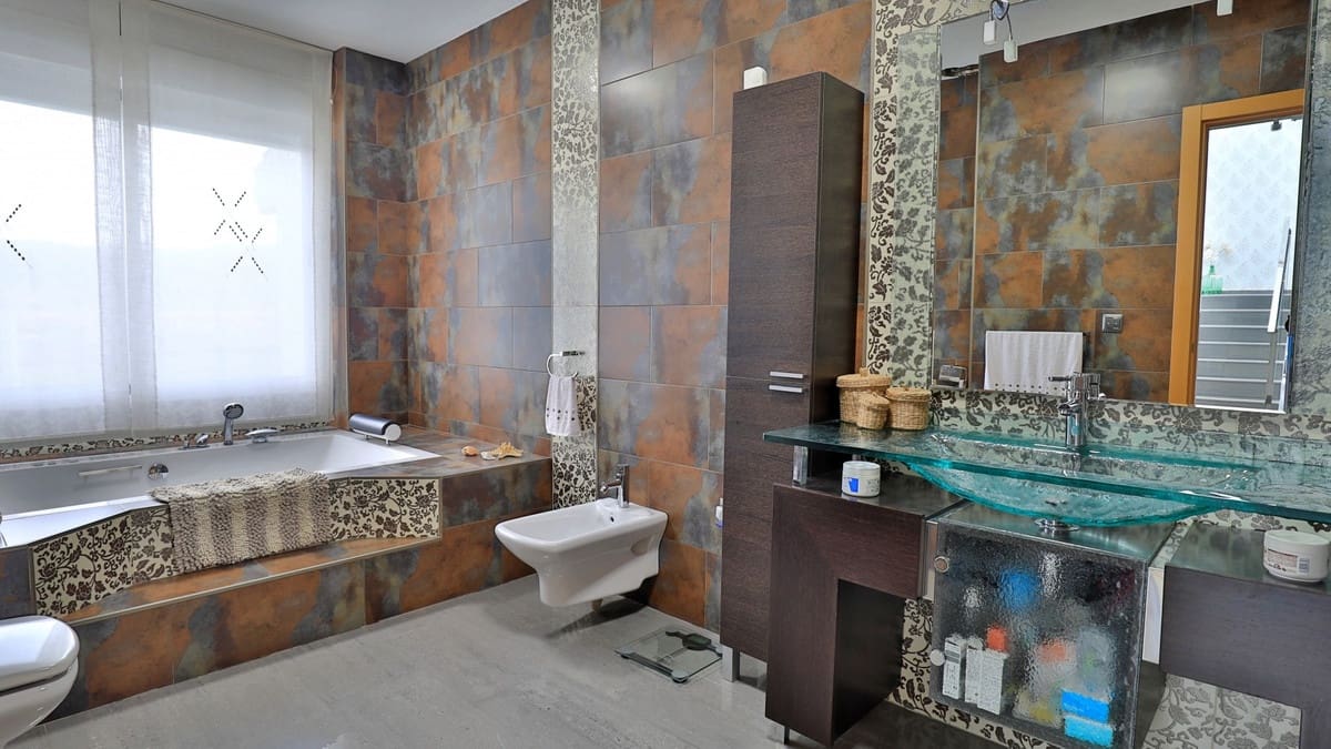 4 soverom Villa til salgs i Alfarnate med garasje - € 300 000 (Ref: 10128697)